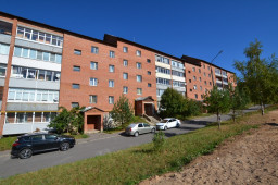 Продается трехкомнатная квартира в центре города Волоколамск, по адресу: переулок Панфилова, д.2